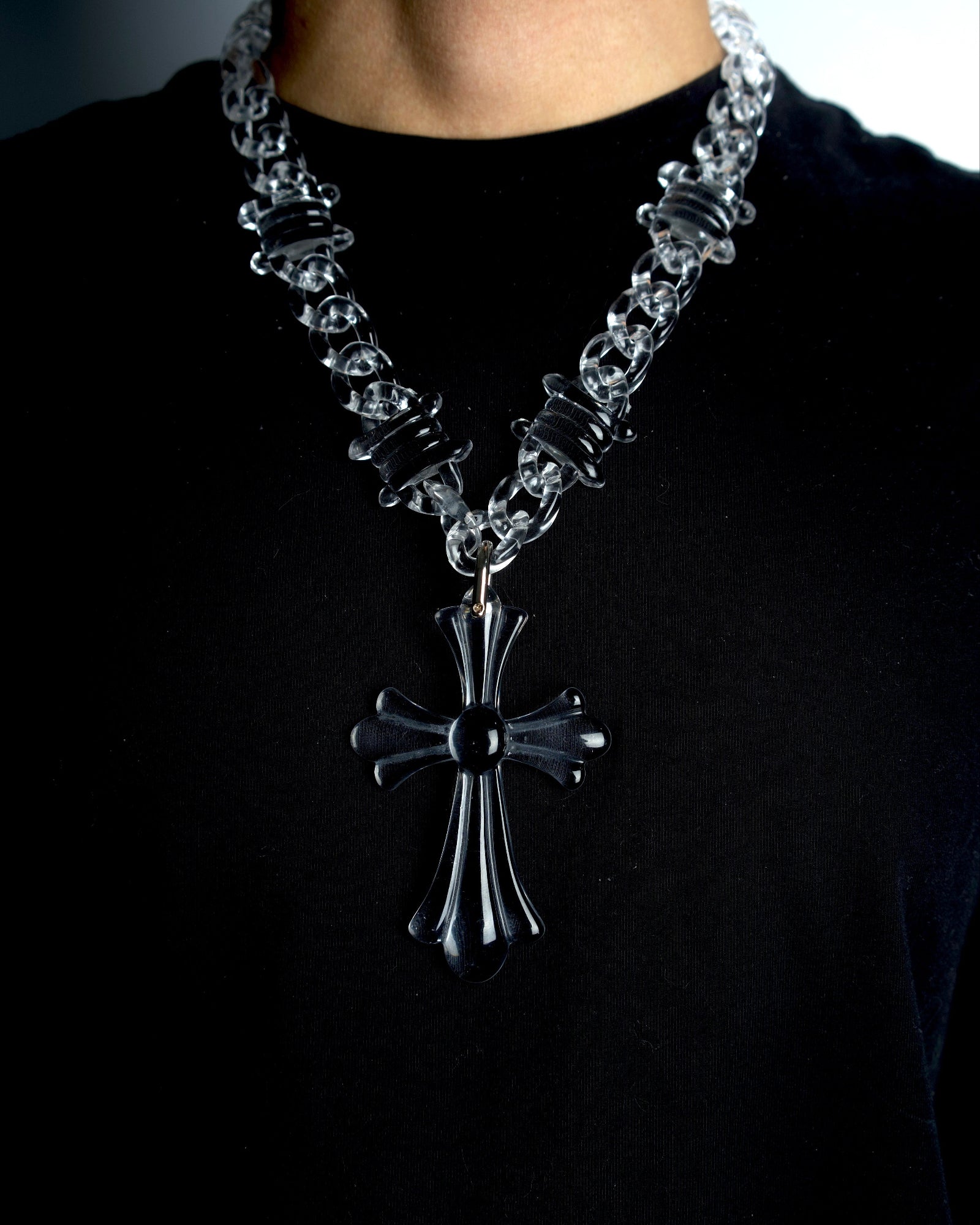 CLEAR CROSS CHAIN SET