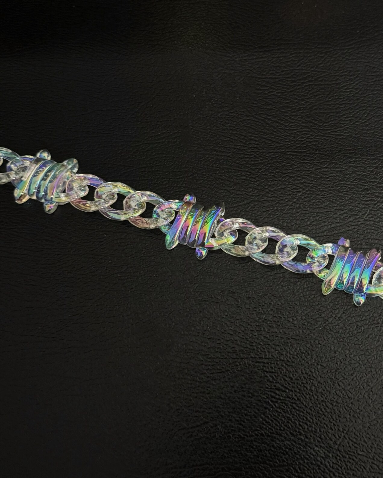 IRIDESCENT CROSS CHAIN SET